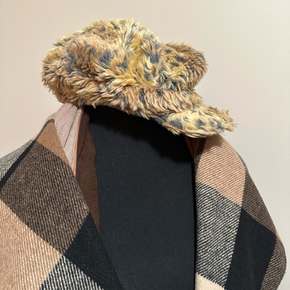 Fuzzy Leopard Print Newsboy Cap